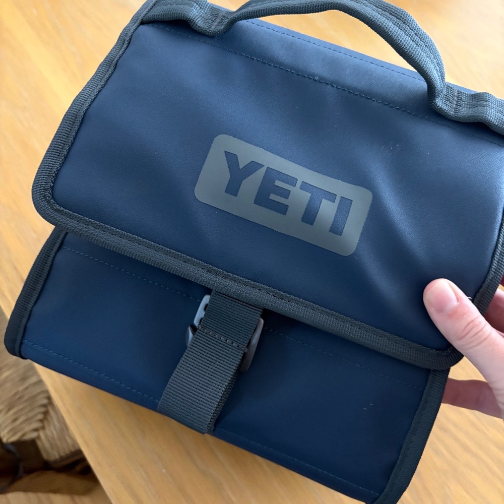Yeti lunchbox